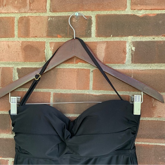 Catalina Black Swimsuit Top Women’s US small NEW - Picture 2 of 8